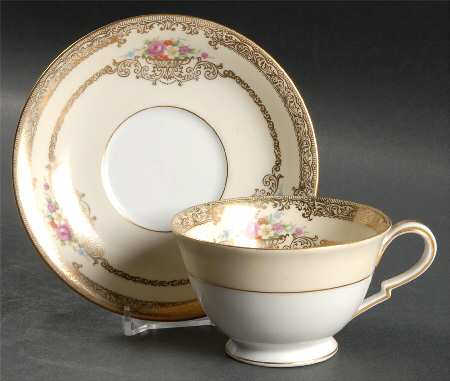 Goldrina Footed Cup & Saucer Set