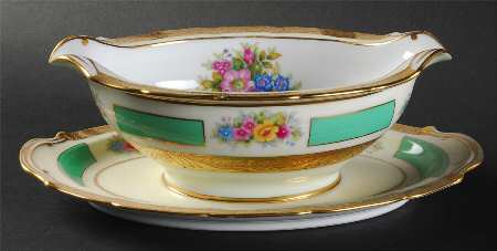 Goldtonia Gravy Boat with Attached Underplate