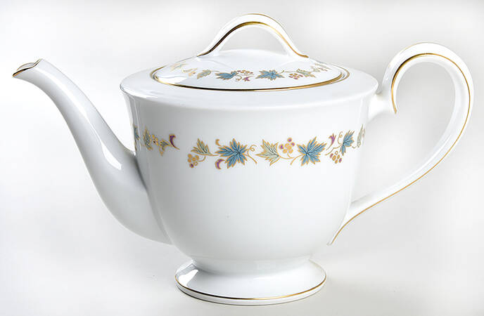 Goldvine Teapot & Lid