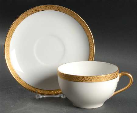 Goldwyn Oversized Cup & Saucer Set