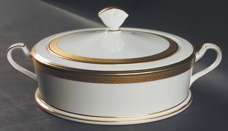 Golden Mastery Round Covered Vegetable