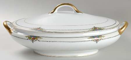 Gotham (Gold) Oval Covered Vegetable