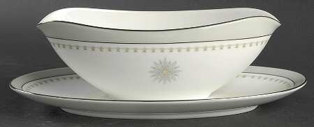 Gotham (Platinum) Gravy Boat with Attached Underplate
