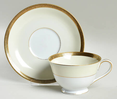 Gracewood Footed Cup & Saucer Set