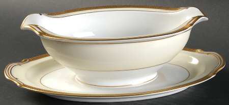 Gracewood Gravy Boat with Attached Underplate