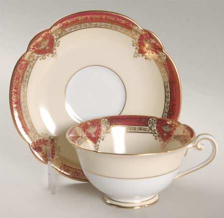 Graceland Footed Cup & Saucer Set