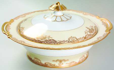 Grafton Round Covered Vegetable