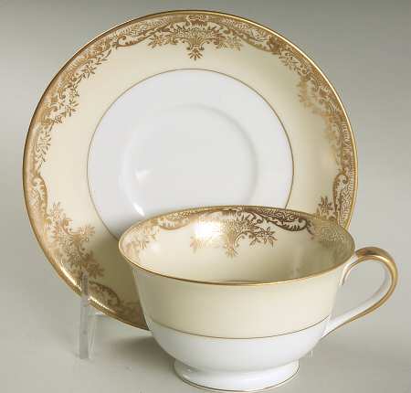 Grafton Footed Cup & Saucer Set