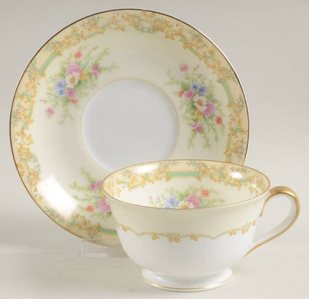 Gramatan Footed Cup & Saucer Set