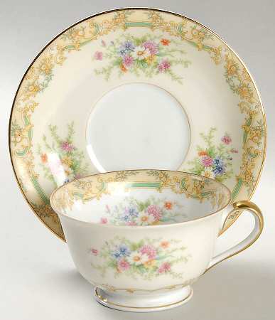 Gramatan Footed Cup & Saucer Set