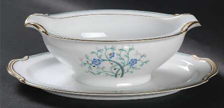 Granada Gravy Boat with Attached Underplate
