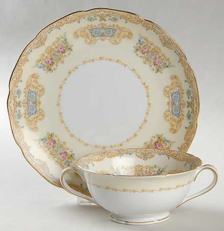 Grandeur Footed Cream Soup Bowl & Saucer Set