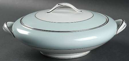 Grandeur Round Covered Vegetable