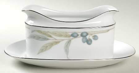 Grape Arbor Gravy Boat with Attached Underplate