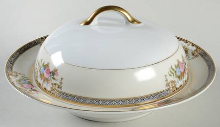 Grasmere Round Covered Butter with Strainer