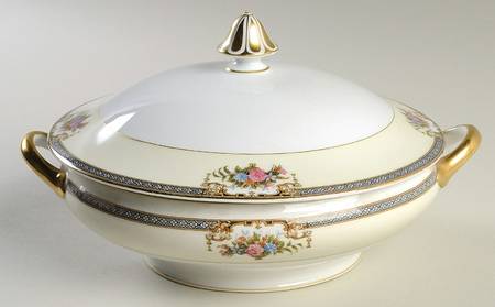 Grasmere Round Covered Vegetable