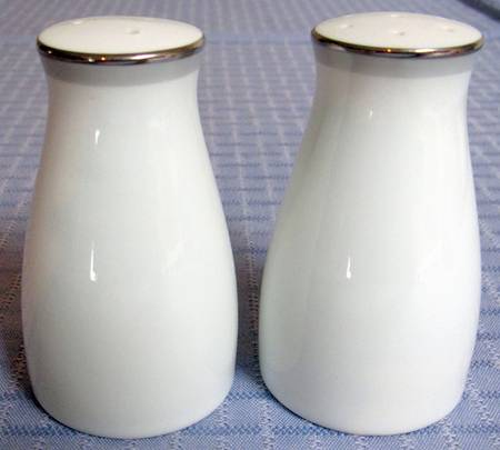 Grayburn Salt & Pepper Set