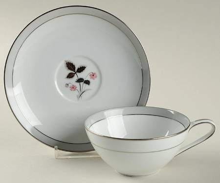 Grayson Flat Cup & Saucer Set