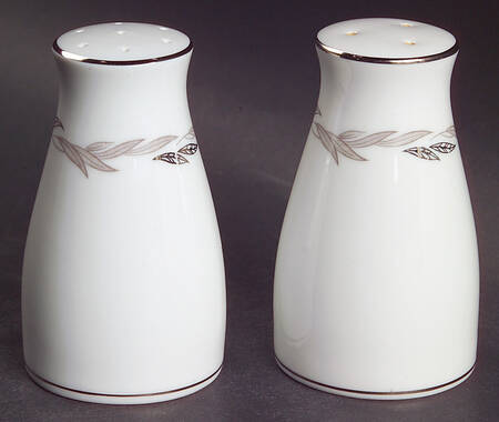 Graywood Salt & Pepper Set