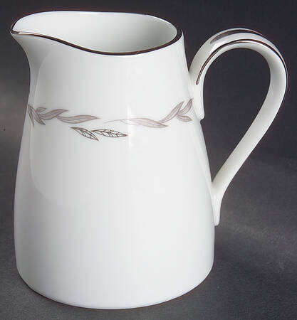 Graywood Creamer