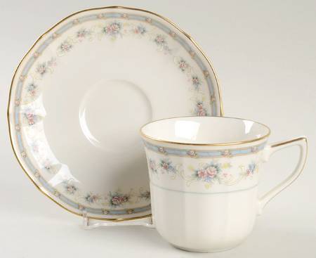 Greelay Flat Cup & Saucer Set