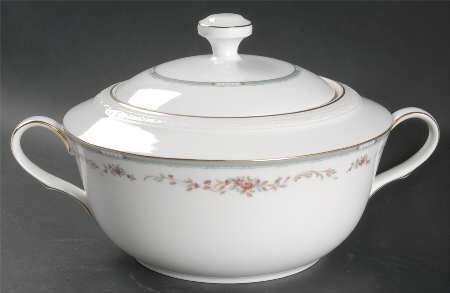 Greenbury Round Covered Vegetable
