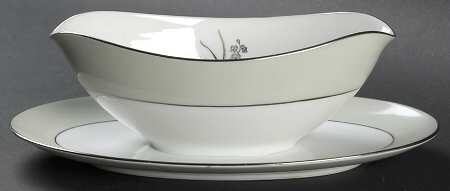 Greencrest Gravy Boat with Attached Underplate