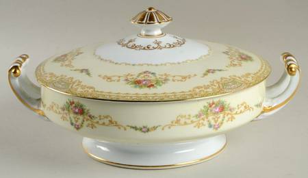 Grenadier Round Covered Vegetable