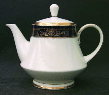 Grenoble Teapot & Lid