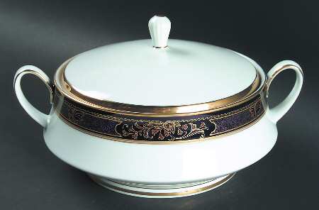 Grenoble Round Covered Vegetable