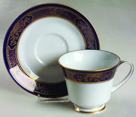 Grenoble Footed Cup & Saucer Set