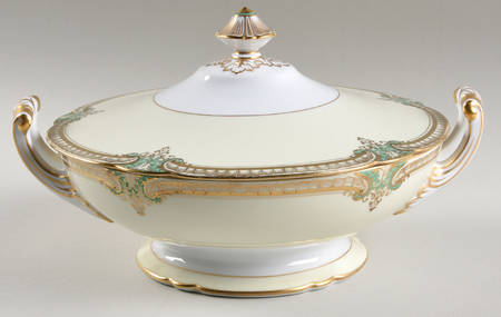 Grenwold Round Covered Vegetable