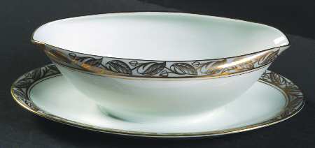 Greta Gravy Boat with Attached Underplate