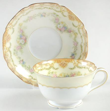 Greta Footed Cup & Saucer Set