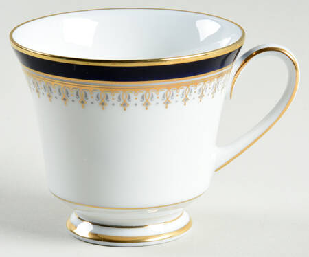 Grand Monarch Footed Cup