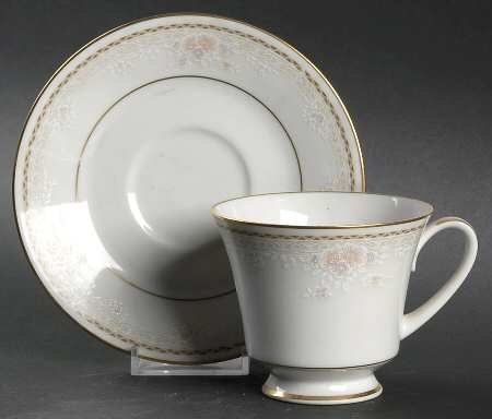 Grammercy Park Footed Cup & Saucer Set