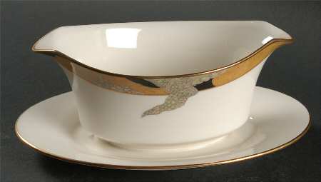 Grand Vision Gravy Boat with Attached Underplate