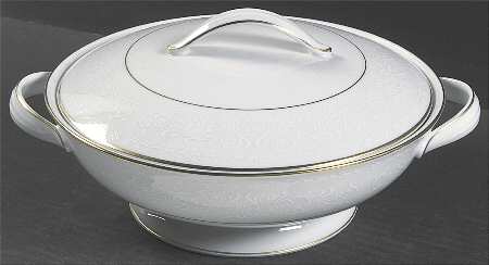 Guenevere Round Covered Vegetable