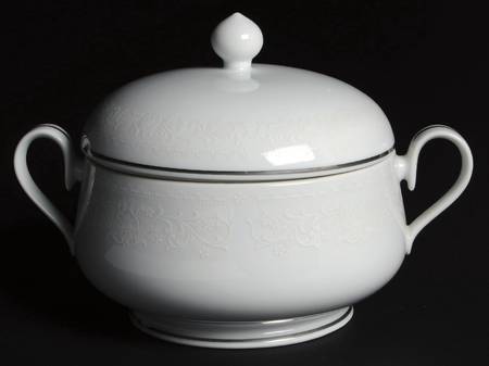 Guenevere Round Covered Vegetable
