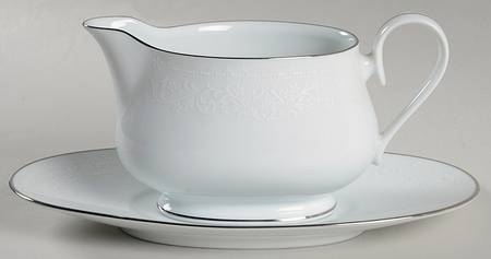 Guenevere Gravy Boat & Underplate