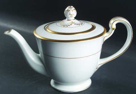 Gwendolyn Teapot & Lid