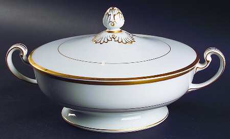 Gwendolyn Round Covered Vegetable