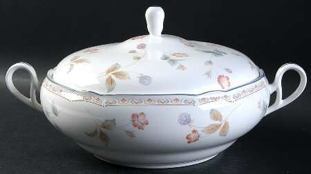 Harris Grove Round Covered Vegetable