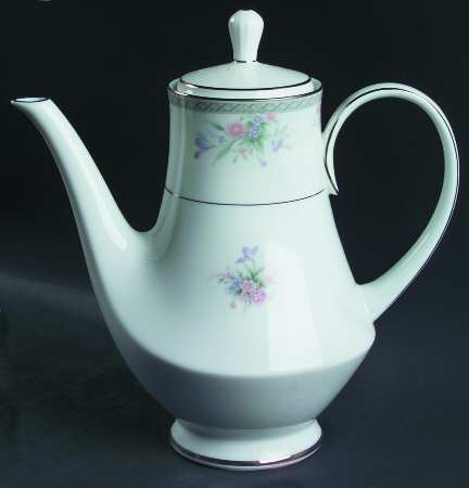 Hailey Coffee Pot & Lid