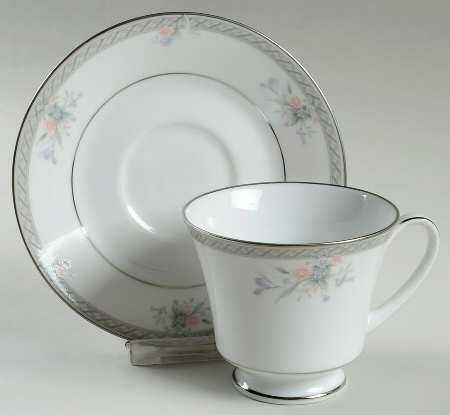 Hailey Footed Cup & Saucer Set