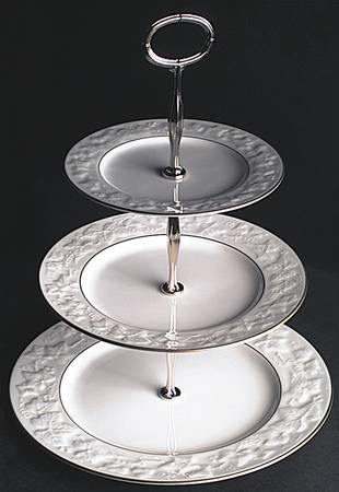 Halls of Ivy (Gold Trim) 13 7/8"-14 1/4" 3-Tiered Serving Tray(DP,SP,BB) HC