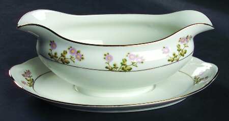 Hakone Gravy Boat with Attached Underplate
