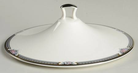 Halifax Lid for Large Round Vegetable