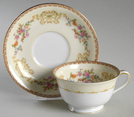 Hartsen Footed Cup & Saucer Set