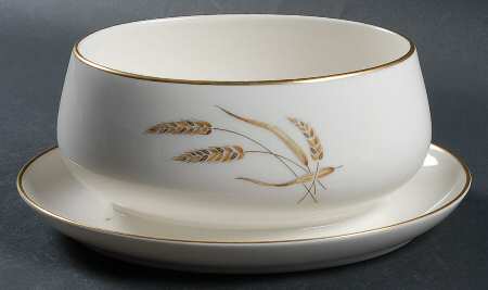 Harveston Gravy Boat with Attached Underplate